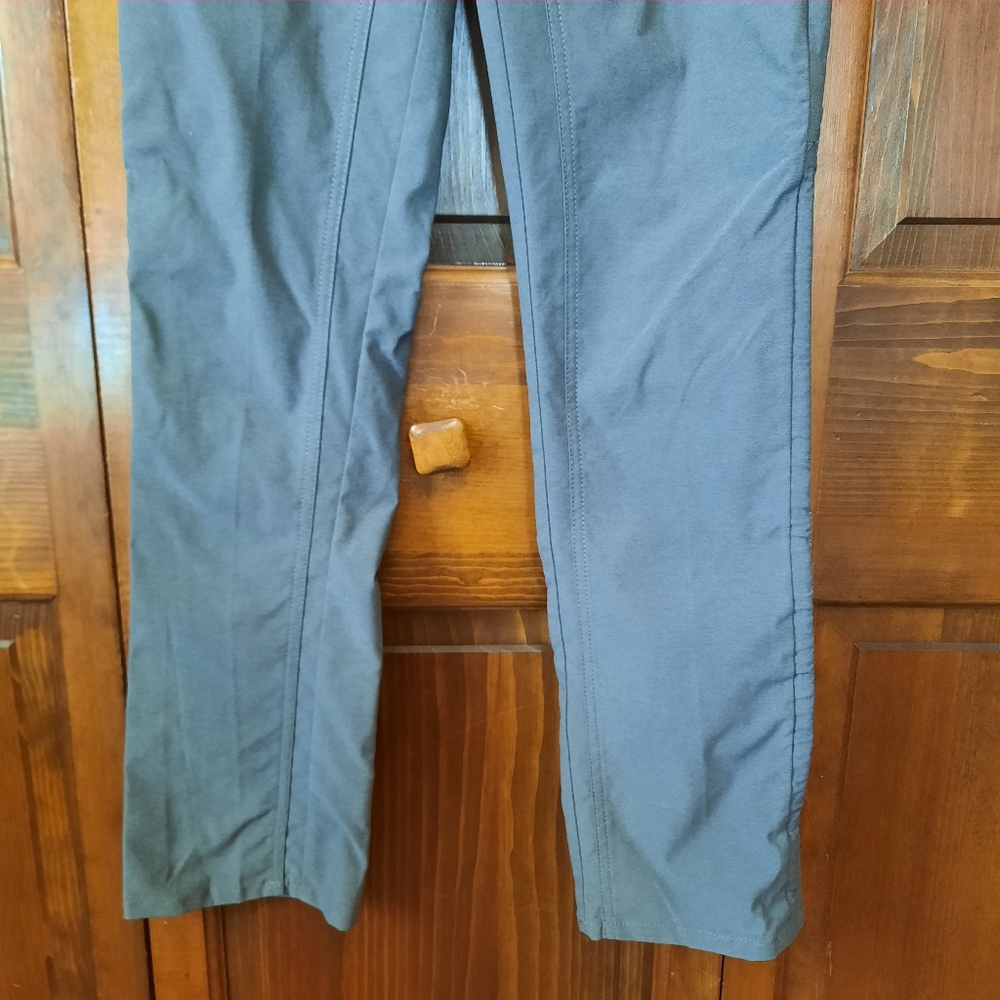 Kuhl Trekr Pants Charcoal Mid-rise Straight Leg Convertible Pants-Capris Size 4 - Picture 6 of 16